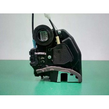 Recambio de cerradura puerta trasera derecha para toyota rav 4 2.0 d-4d cat referencia OEM IAM 6905033120  