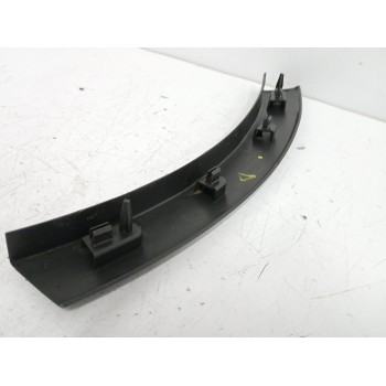 Recambio de aletin trasero derecho para ford kuga i 2.0 tdci referencia OEM IAM 8V4117B812A  