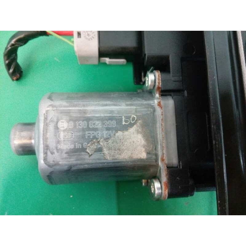 ELEVALUNAS DELANTERO DERECHO 0130822399