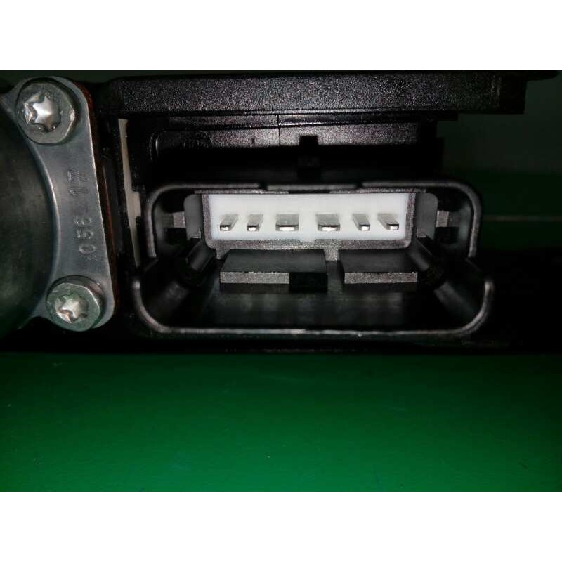 ELEVALUNAS DELANTERO DERECHO 0130822399