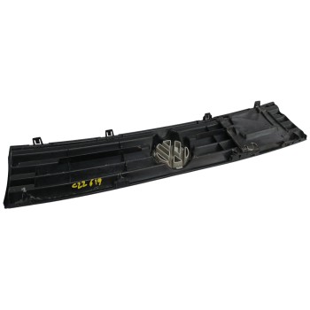 Recambio de rejilla delantera para volkswagen polo (867/871/873) 1.3 referencia OEM IAM 867853653G  