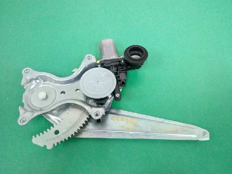Recambio de elevalunas trasero derecho para toyota rav 4 2.0 d-4d cat referencia OEM IAM 8572035140  