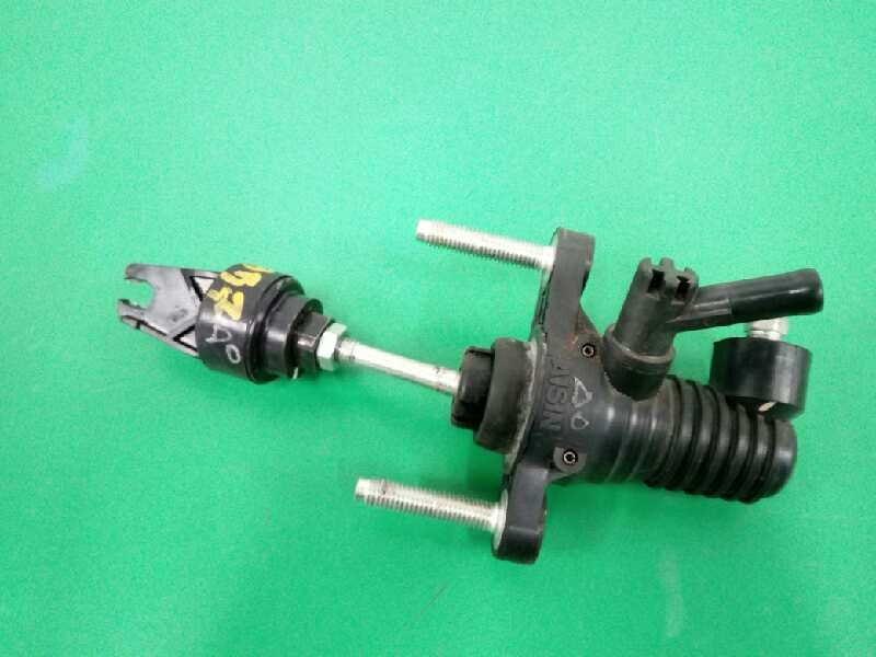 Recambio de bomba embrague para toyota rav 4 2.0 d-4d cat referencia OEM IAM 3142042070  