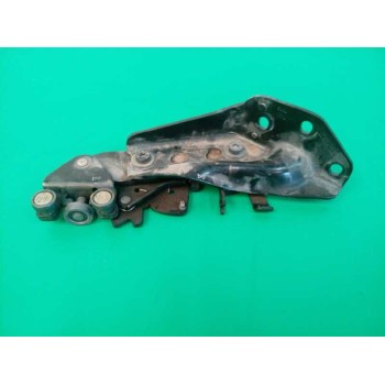 Recambio de soporte / guia puerta corredera para fiat qubo (300) trekking referencia OEM IAM  DERECHA INFERIOR 