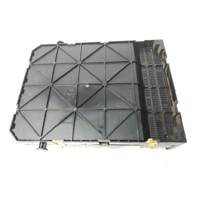 CAJA RELES / FUSIBLES