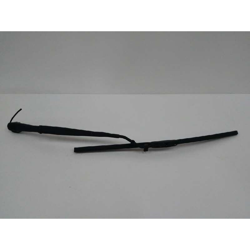 Recambio de brazo limpia delantero izquierdo para ssangyong rodius ii 2.0 xdi referencia OEM IAM   