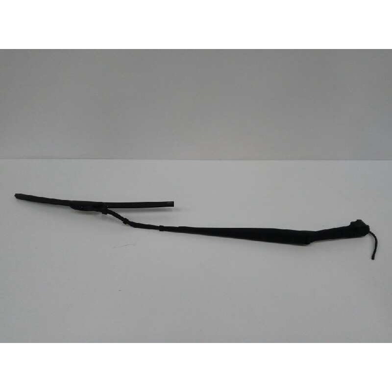 Recambio de brazo limpia delantero derecho para ssangyong rodius ii 2.0 xdi referencia OEM IAM   