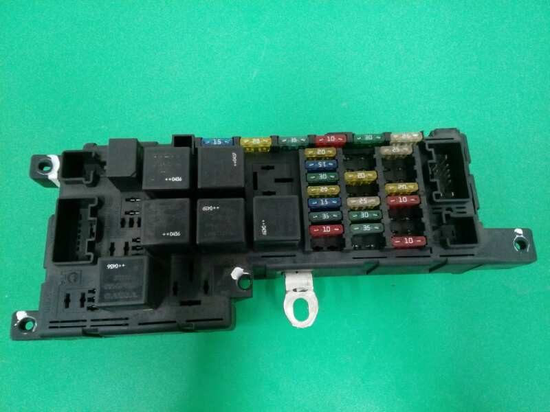Recambio de caja reles / fusibles para volvo xc90 d5 summum referencia OEM IAM 518828108 Recambio de caja reles / fusibles para volvo xc90 d5 summum referencia OEM IAM 518828108