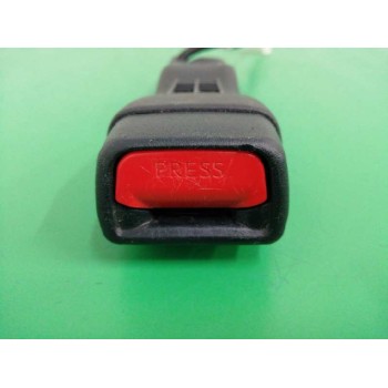 Recambio de enganche cinturon izquierdo para toyota rav 4 2.0 d-4d cat referencia OEM IAM  TRASERO 