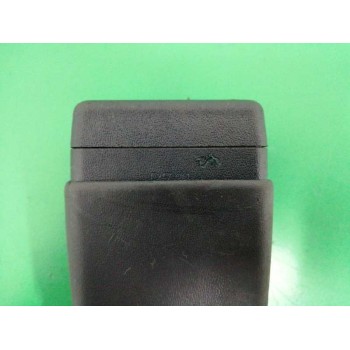 Recambio de enganche cinturon izquierdo para toyota rav 4 2.0 d-4d cat referencia OEM IAM  TRASERO 