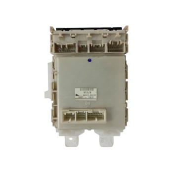 Recambio de caja reles / fusibles para toyota prius (nhw20) 1.5 cat referencia OEM IAM 8273047290  