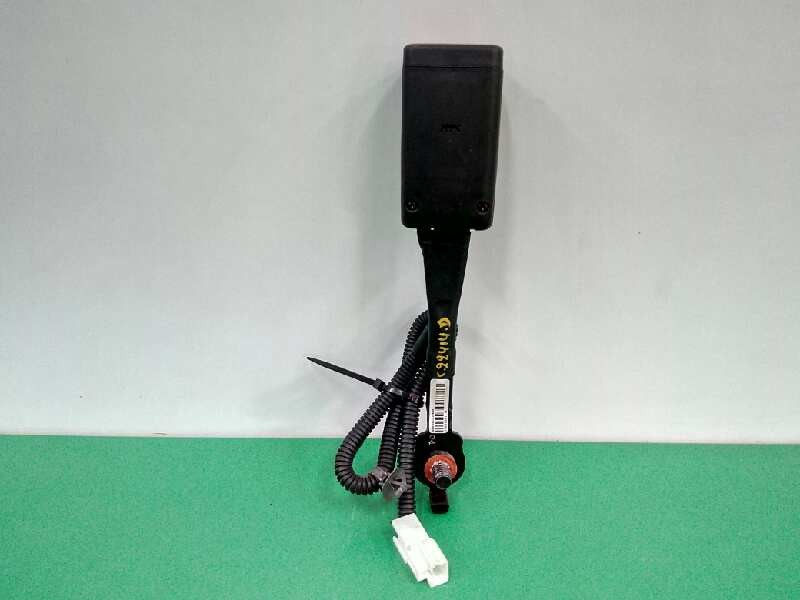 Recambio de enganche cinturon derecho para kia niro drive referencia OEM IAM 88830G5100WK DELANTERO 