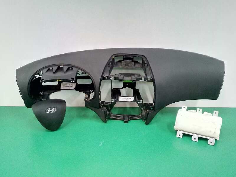 Recambio de salpicadero para hyundai i30 1.4 cat referencia OEM IAM 847312R000 569002R000 845302R000 Recambio de salpicadero para hyundai i30 1.4 cat referencia OEM IAM 847312R000 569002R000 845302R000