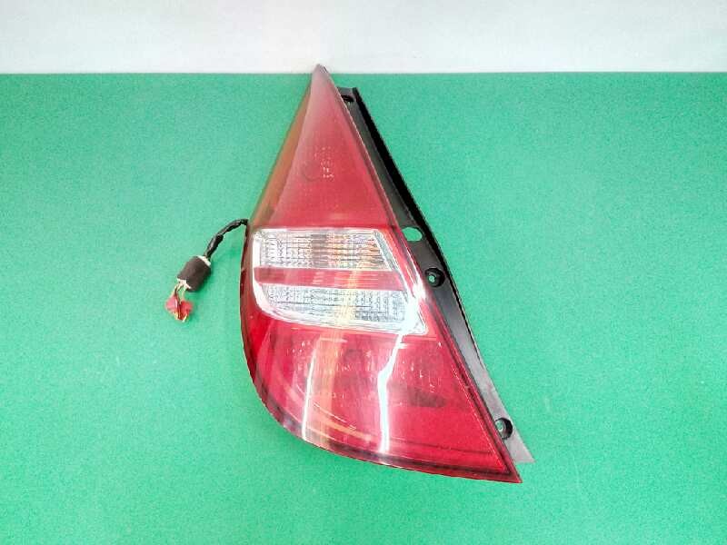 Recambio de piloto trasero izquierdo para hyundai i30 1.4 cat referencia OEM IAM 924012R0  