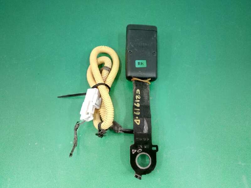 Recambio de enganche cinturon derecho para hyundai i30 1.4 cat referencia OEM IAM DELANTERO Recambio de enganche cinturon derecho para hyundai i30 1.4 cat referencia OEM IAM DELANTERO