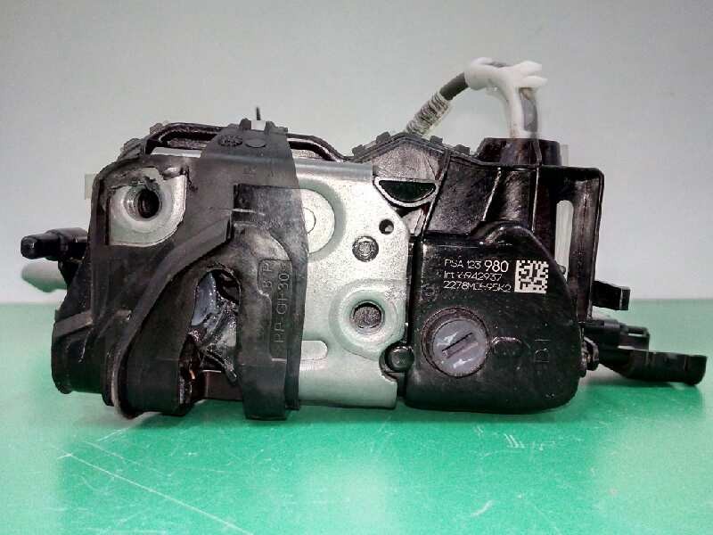 Recambio de cerradura puerta delantera derecha para citroën c3 1.2 12v vti referencia OEM IAM 123980 Recambio de cerradura puerta delantera derecha para citroën c3 1.2 12v vti referencia OEM IAM 123980