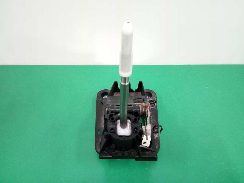 Recambio de palanca cambio para citroën c3 1.2 12v vti referencia OEM IAM 9808161480 Recambio de palanca cambio para citroën c3 1.2 12v vti referencia OEM IAM 9808161480