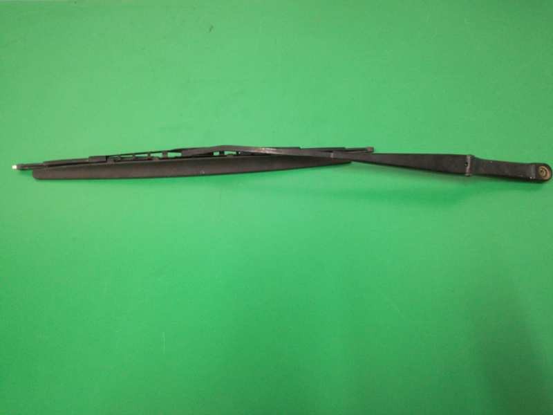 Recambio de brazo limpia delantero derecho para mercedes-benz clase m (w163) 400 cdi (163.128) referencia OEM IAM Recambio de brazo limpia delantero derecho para mercedes-benz clase m (w163) 400 cdi (163.128) referencia OEM IAM
