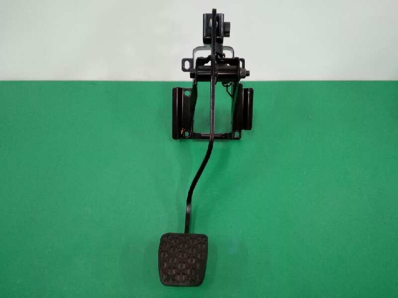 Recambio de pedal freno para hyundai h350 kasten 2.5 crdi cat referencia OEM IAM 3285059000  