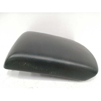 Recambio de apoyabrazos central para ssangyong actyon 2.0 td cat referencia OEM IAM 7790032100LAM  