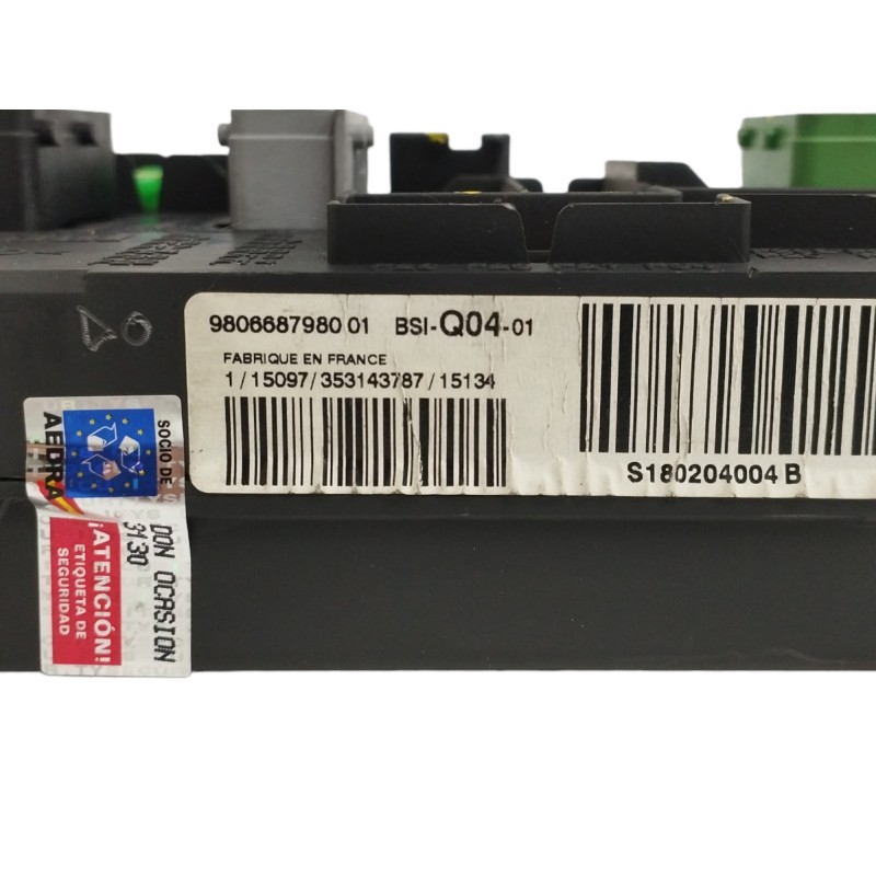 CAJA RELES / FUSIBLES S180204004B