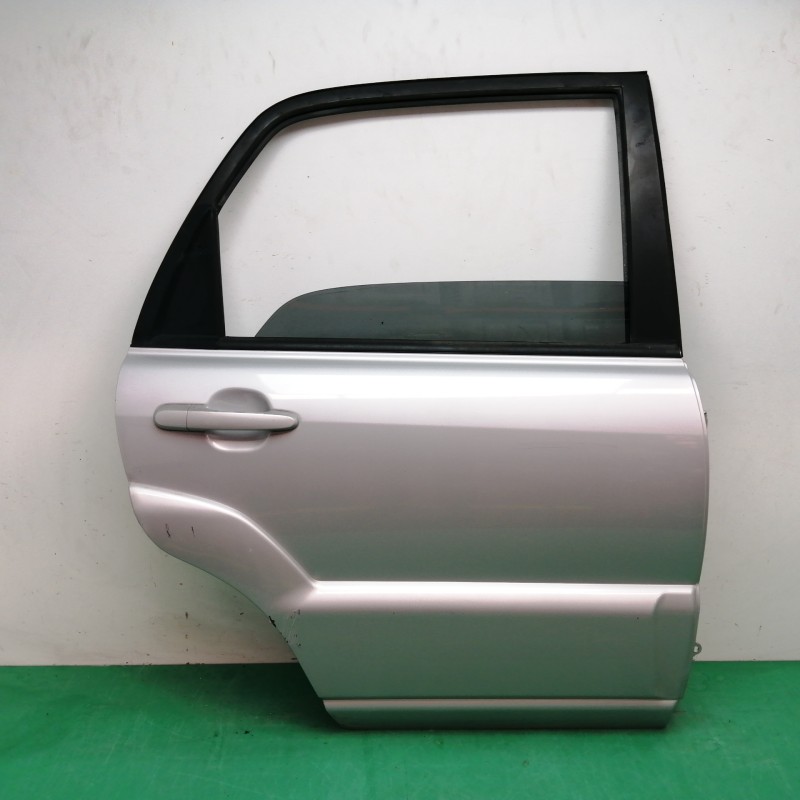 Recambio de puerta trasera derecha para kia sportage 2.0 crdi referencia OEM IAM  OBSERVAR FOTOS 