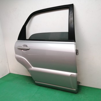 Recambio de puerta trasera derecha para kia sportage 2.0 crdi referencia OEM IAM  OBSERVAR FOTOS 