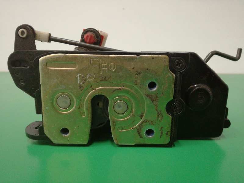 Recambio de cerradura puerta trasera derecha para ssangyong rodius xdi referencia OEM IAM   