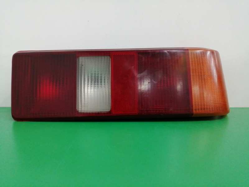 Recambio de piloto trasero derecho para ford sierra berlina 2.3 diesel referencia OEM IAM 87BG13A602BA  