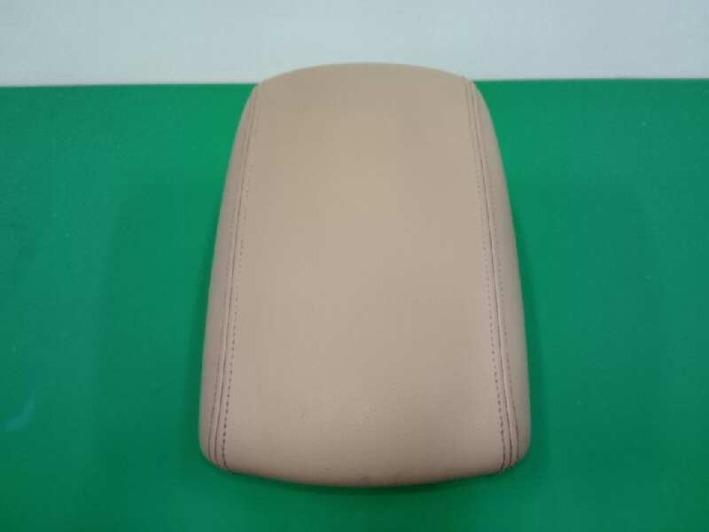 Recambio de apoyabrazos central para kia carens (un) active referencia OEM IAM   