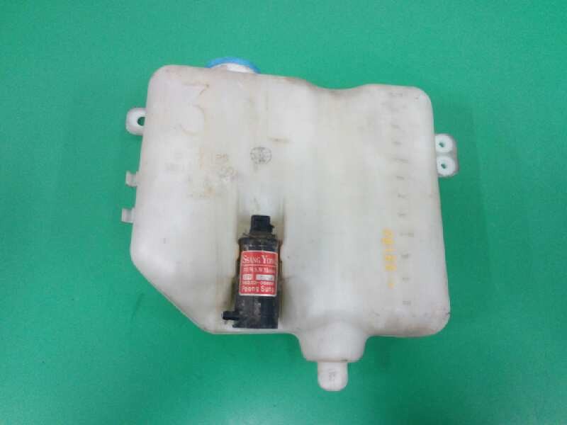 Recambio de deposito limpia para ssangyong rodius xdi referencia OEM IAM 7841021000 INCLUYE LA BOMBA 