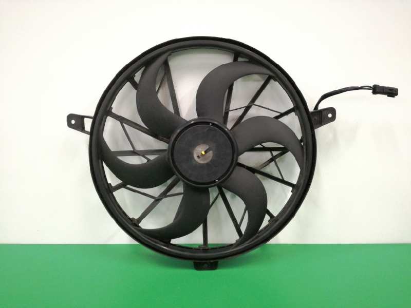 Recambio de electroventilador para jeep gr.cherokee (wj/wg) 3.1 td laredo referencia OEM IAM 04810230A  