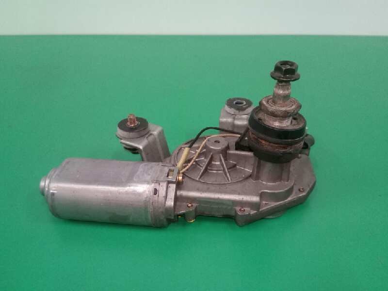 Recambio de motor limpia trasero para ssangyong rodius xdi referencia OEM IAM 8615021002  
