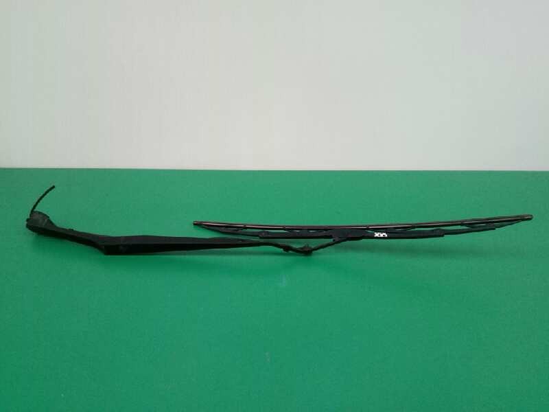 Recambio de brazo limpia delantero izquierdo para ssangyong rodius xdi referencia OEM IAM   