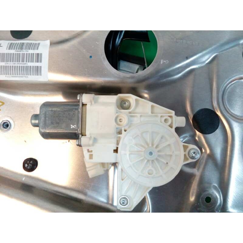 ELEVALUNAS TRASERO IZQUIERDO A2048200542