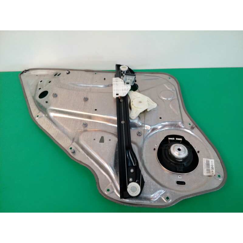 ELEVALUNAS TRASERO DERECHO A2048200642