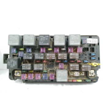 Recambio de caja reles / fusibles para ssangyong actyon 2.0 td cat referencia OEM IAM 8239031122 AK6479 