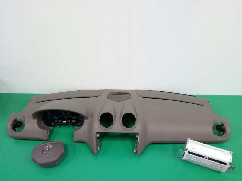 Recambio de salpicadero para mercedes-benz clase m (w164) 3.0 cdi cat referencia OEM IAM A1646800387 A2518600805 A1644600098 Recambio de salpicadero para mercedes-benz clase m (w164) 3.0 cdi cat referencia OEM IAM A1646800387 A2518600805 A1644600098