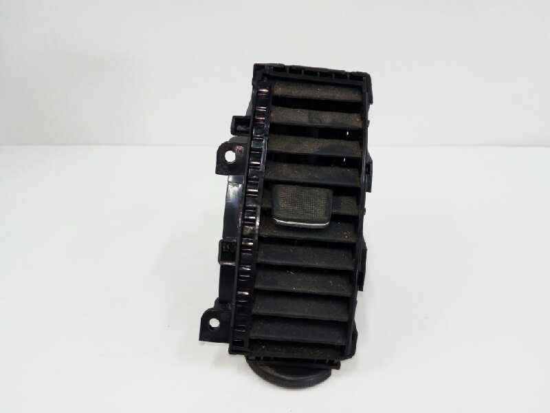 Recambio de rejilla aireadora para nissan note (e11e) tekna premium referencia OEM IAM 68750BH00A CENTRAL DERECHA 