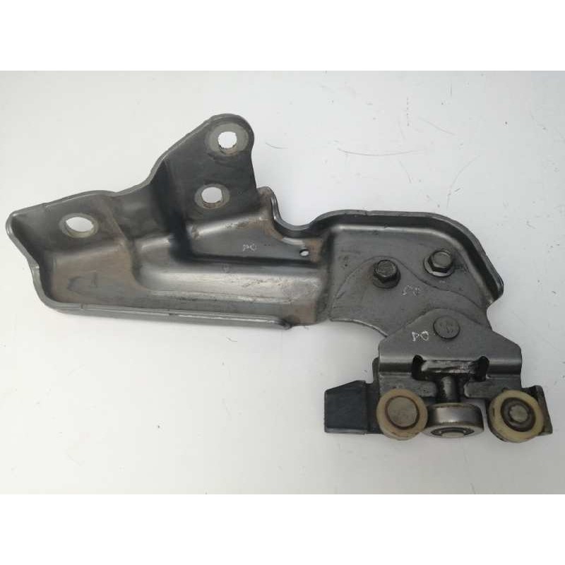 Recambio de soporte / guia puerta corredera para nissan nv 200 (m20) 1.5 dci cat referencia OEM IAM 82421JX00B INFERIOR IZQUIERD