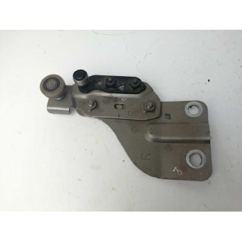 Recambio de soporte / guia puerta corredera para nissan nv 200 (m20) 1.5 dci cat referencia OEM IAM 82400JX00A SUPERIOR DERECHA 