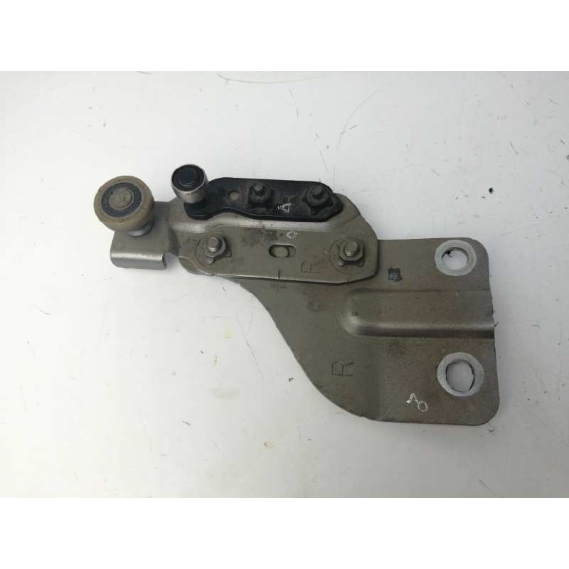 Recambio de soporte / guia puerta corredera para nissan nv 200 (m20) 1.5 dci cat referencia OEM IAM 82400JX00A SUPERIOR DERECHA 