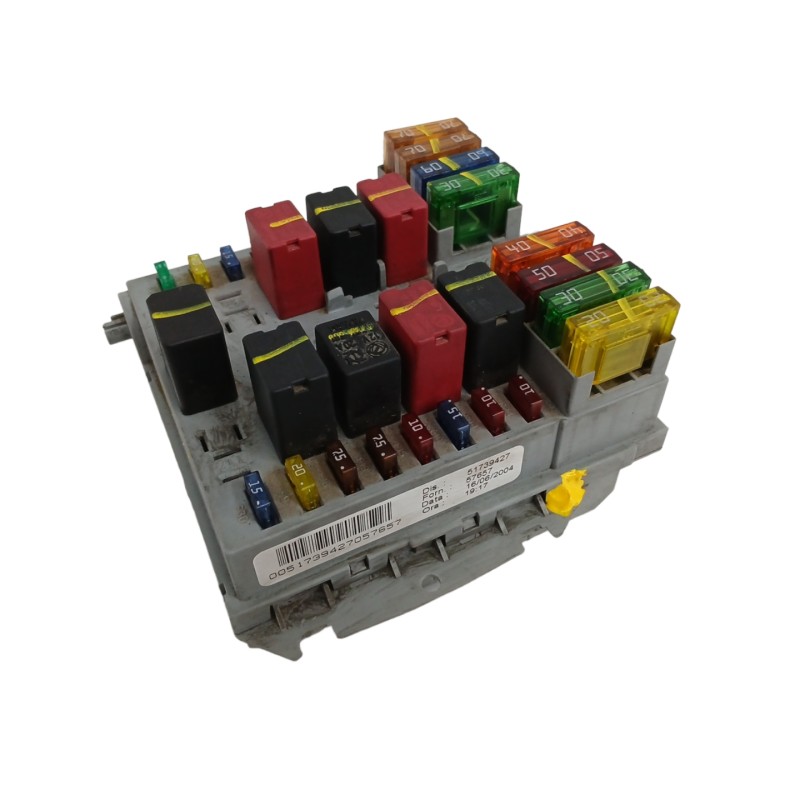CAJA RELES / FUSIBLES