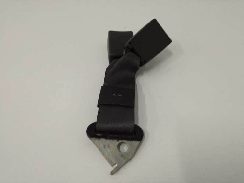Recambio de enganche cinturon central para dodge nitro 2.8 crd referencia OEM IAM  TRASERO 