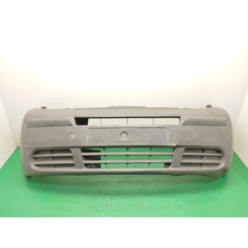 Recambio de paragolpes delantero para renault trafic combi (ab 4.01) 1.9 diesel referencia OEM IAM 8200200609 OBSERVAR FOTOS 