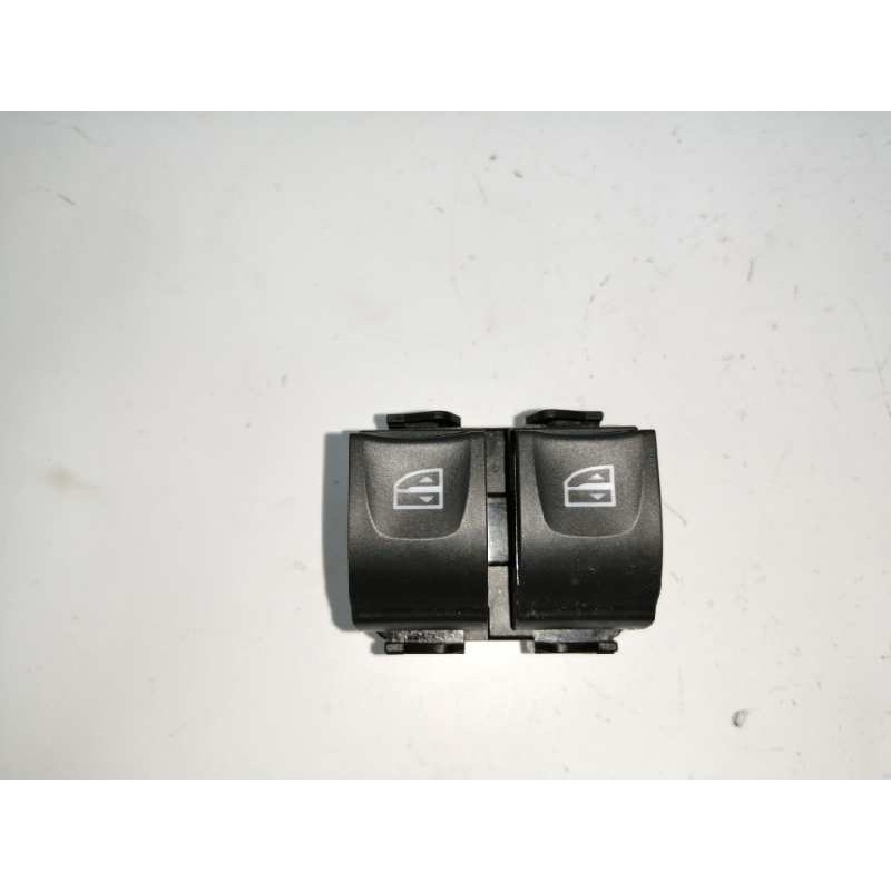 Recambio de mando elevalunas delantero izquierdo para renault clio iv 1.5 dci diesel fap referencia OEM IAM 254118722R ENCHUFE B