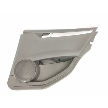 GUARNECIDO PUERTA TRASERA DERECHA A2047304462 NEGRO 