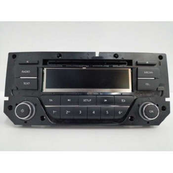 SISTEMA AUDIO / RADIO CD 281159646R SIN MARCO FRONTAL DEFECTO ENCHUFE ANTENA