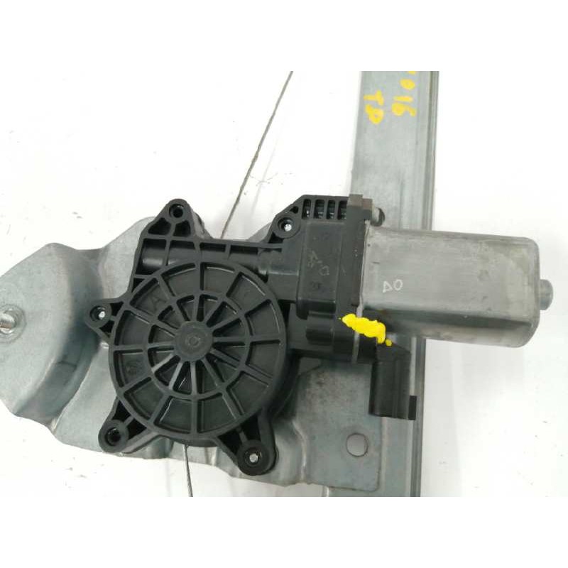 ELEVALUNAS TRASERO DERECHO