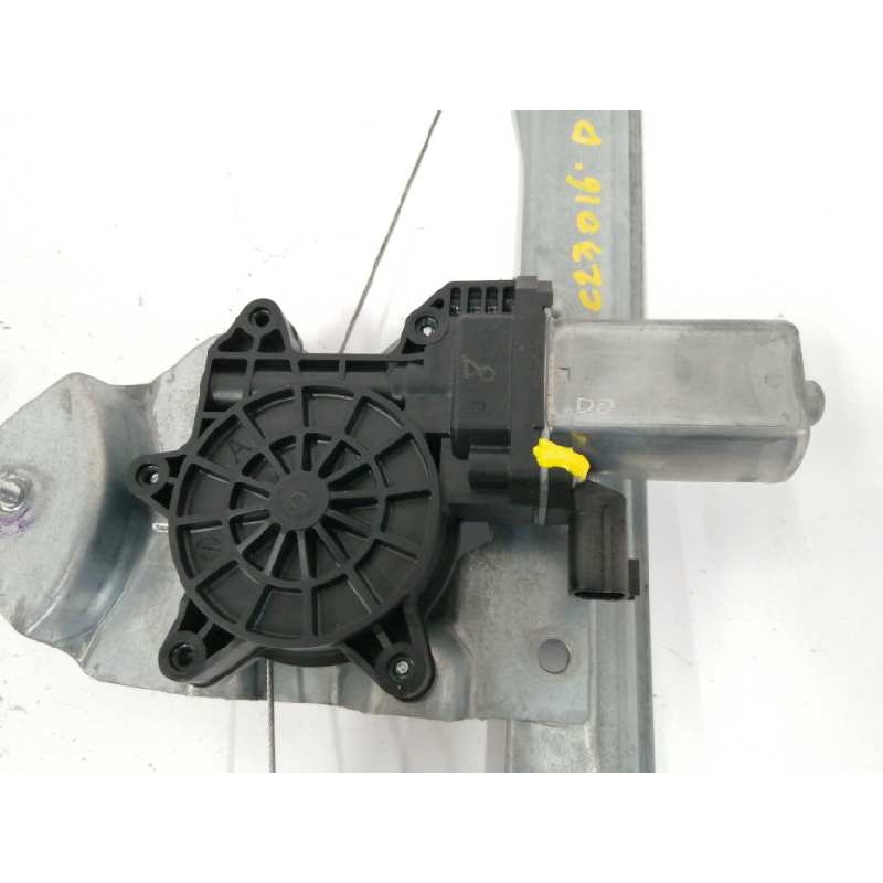 ELEVALUNAS DELANTERO DERECHO